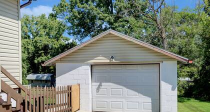 Cozy space. Pet Friendly w/ yard. Near Harrisburg