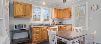Cozy House, Pets Welcome, Minutes from Harrisburg