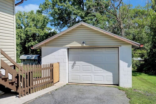 ★ Espacio cómodo con patio Fencd ★ 15 minutos a Harrisburg 30 a Carlisle | 2BR W / AC