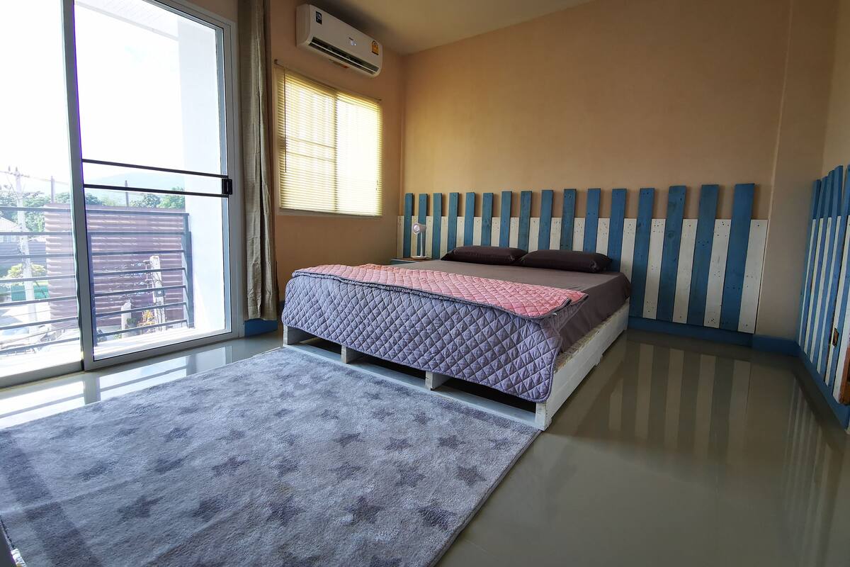 Standard Room with Shared Bathroom