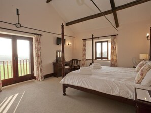 4 slaapkamers, een strijkplank/strijkijzer, wifi, beddengoed