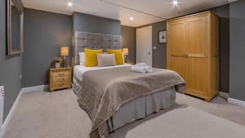 1 quarto, Wi-Fi de cortesia, roupa de cama