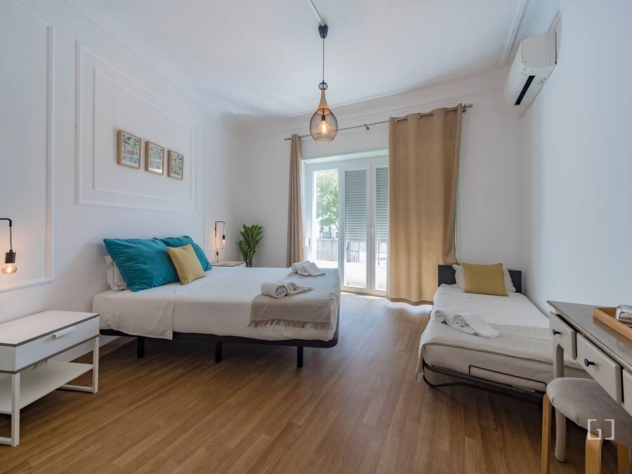 Chambre familiale, salle de bains commune | Literie hypoallergénique, lit avec matelas en mousse à mémoire