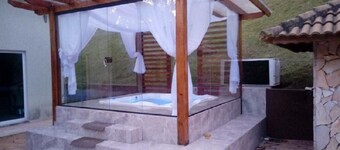 Mairiporã, high standard up to 61 people, heated pool, fireplace, 35 min from SP