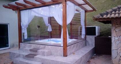 Mairiporã, high standard up to 61 people, heated pool, fireplace, 35 min from SP