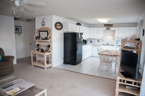 Fridge, microwave, dishwasher, toaster - 2B/1BA  Upstairs - 1B/1BA Downstairs - Cottage - Canafront - No Pets/No Smoking (Hatteras)