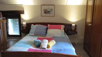 1 bedroom, free WiFi, bed sheets