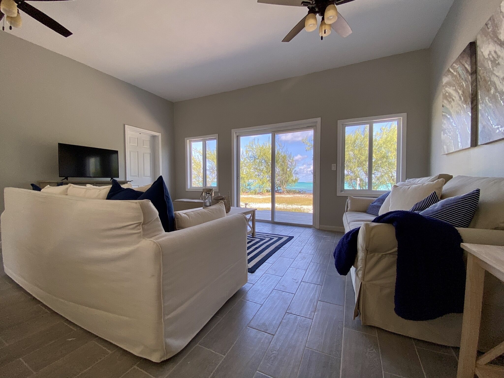 Smart-TV, Videospiele, DVD-Player, Bücher