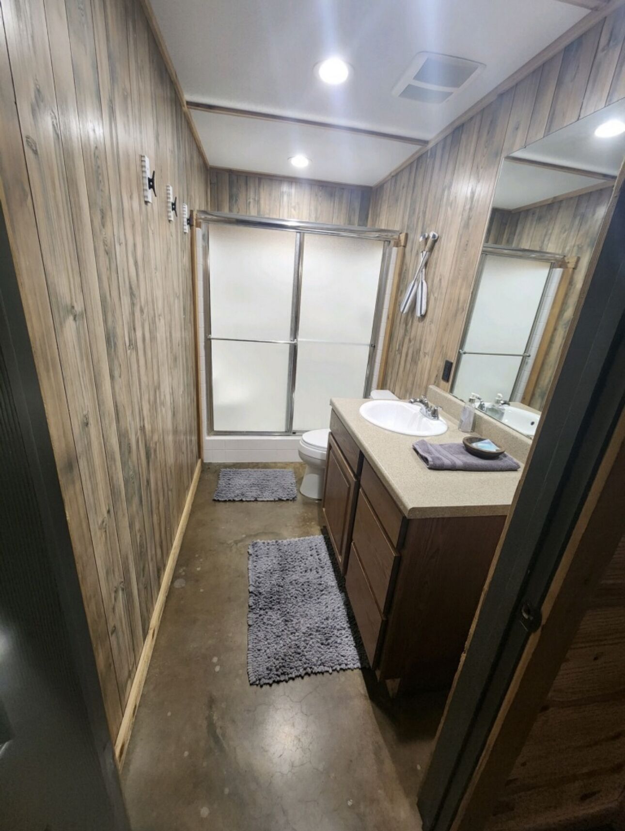Shower, towels, soap