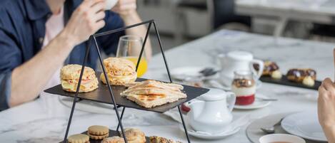 Free daily full breakfast
