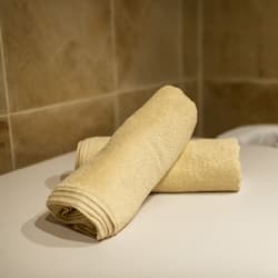 Couples treatment rooms, body treatments, aromatherapy