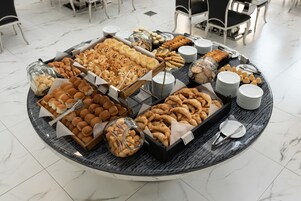 Free daily full breakfast 