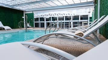 Außenpool, geöffnet von 10:30 Uhr bis 20:00 Uhr, Liegestühle