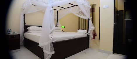 10 Schlafzimmer, Bügeleisen/Bügelbrett, kostenloses WLAN