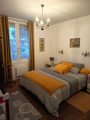 2 habitaciones, tabla de planchar con plancha y wifi gratis 