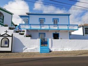 Exterior - Grannys House (Feteira)