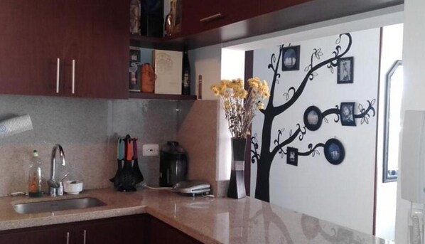 Fridge, microwave, oven, cookware/dishes/utensils - APARTMENT NORTH OF BOGOTÁ, a natural experience with beautiful view of hills (Usaquén)