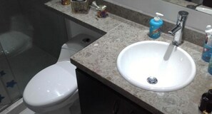 Bathroom - APARTMENT NORTH OF BOGOTÁ, a natural experience with beautiful view of hills (Usaquén)