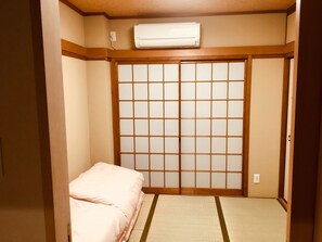Deluxe Double Room with Balcony - Bichiku Yasaka (Kyoto)