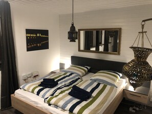 5 chambres, lit parapluie, Wi-Fi gratuit, draps fournis