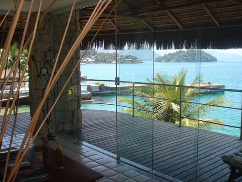 Luxurious home with private beach, pool, full view of Angra Bay 