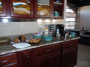 Free daily continental breakfast 