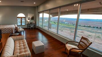 The Master | 1 bedroom, blackout curtains, free WiFi, bed sheets