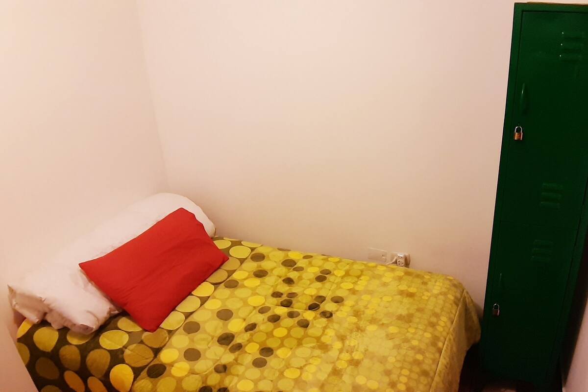 Habitación estándar doble, baño compartido | Wifi gratis y ropa de cama