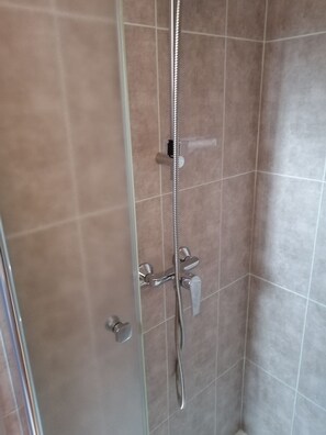 Shower, hair dryer - Country house 10m from Brive and Aubazine (Lanteuil)