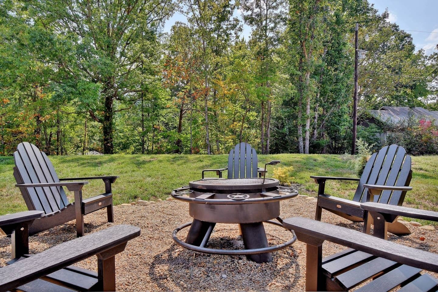 Oakley's Mountain Modern Lodge | Luxury Family Cabin in Arts & Craft District
