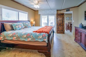 2 bedrooms, iron/ironing board, travel cot, free WiFi