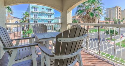 Athena Ares: Where Waves of Discounts Meet Shores of Comfort — Stay 7, Save 10%.