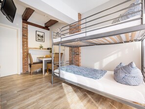 1 bedroom, WiFi - Apartment 12 - house holiday happiness (Sellin)