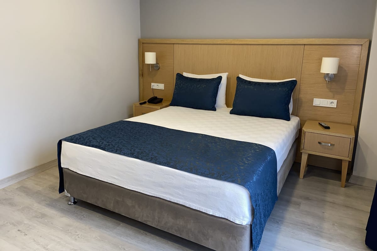 Hochwertige Bettwaren, Minibar (mit einigen kostenlosen Artikeln)