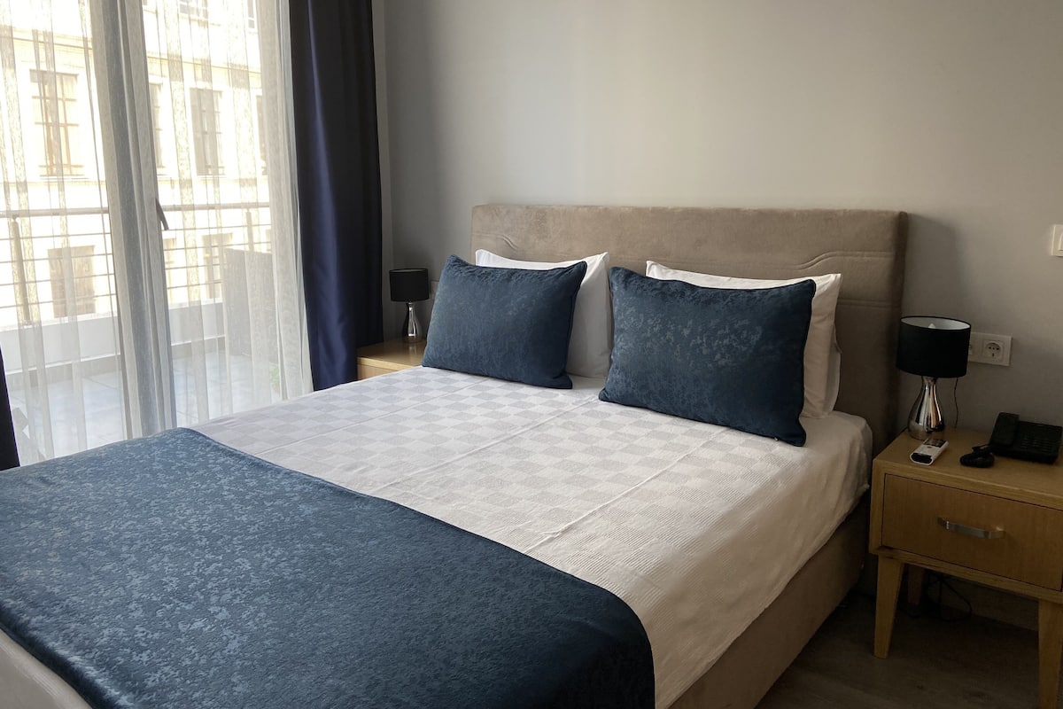 Hochwertige Bettwaren, Minibar (mit einigen kostenlosen Artikeln)