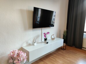 Familienapartment (Zur Kleinbahn) | Wohnzimmer | LCD-Fernseher