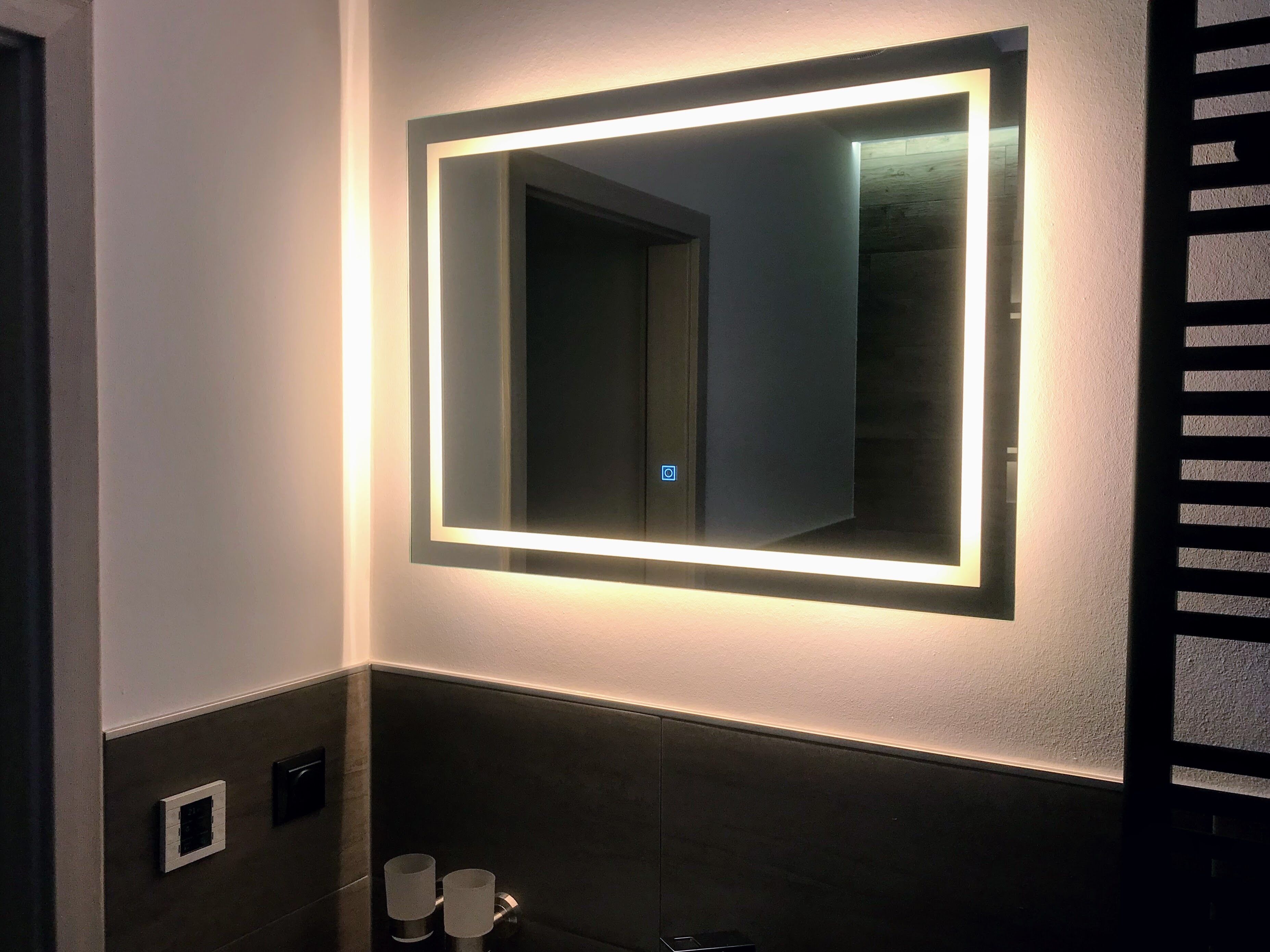 Apartment (Johannisturm) | Bathroom | Hair dryer, towels, soap, shampoo