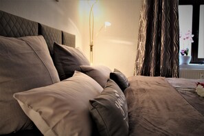 1 bedroom, premium bedding, in-room safe, individually decorated - Ferienwohnungen Salzhausblick (Zittau)