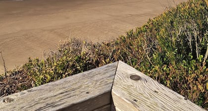 Bella Beach: kylpytynnyri ~ lemmikkiystävällinen ~ tilavat makuuhuoneet ~ king-vuoteet ~ ylelliset kalusteet