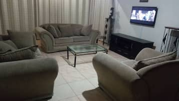 Family House | Living room | Flat-screen TV