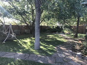 المنطقة المحيطة بالمنشأة