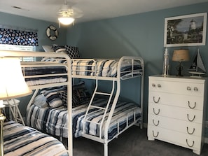 3 chambres, fer et planche à repasser, lit parapluie, Wi-Fi gratuit