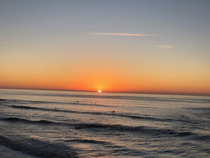 Ubicación a pie de playa y tumbonas
