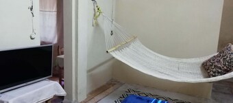 Hola,el departamento, esta ubicado en el centro de la ciudad, super centrica.