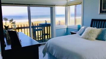 4 dormitorios, escritorio, tabla de planchar con plancha y cuna de viaje