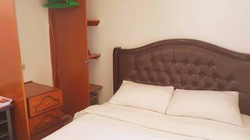 Estúdio standard, sacada | Camas com colchões de espuma com sistema de memória