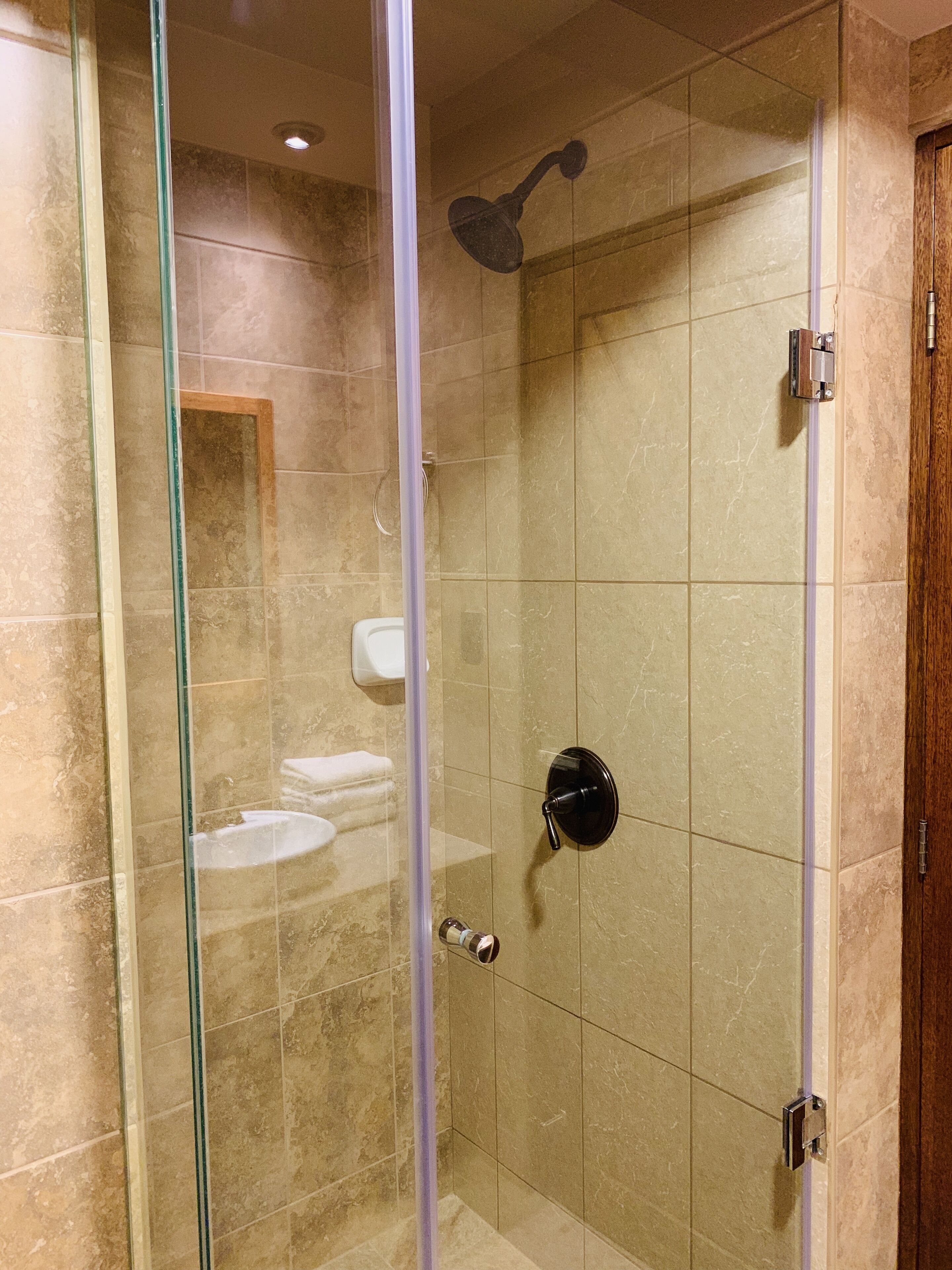 Bruser, gratis toiletartikler, håndklæder, Sæbe