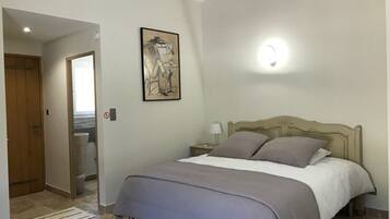 Een kluis op de kamer, wifi, beddengoed