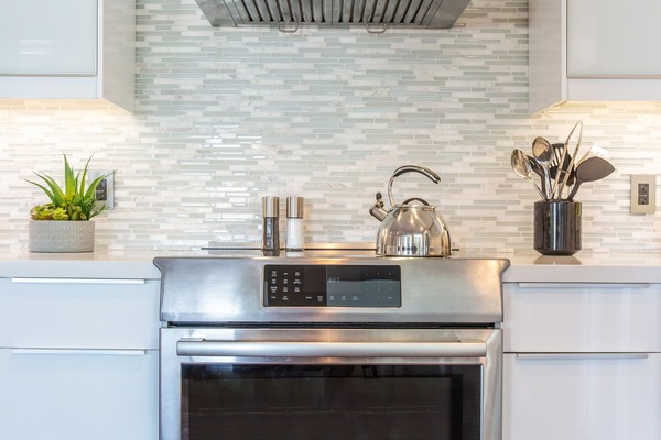 Frigorífic, microones, forn i placa de cuina