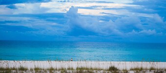 Helt ny luksus, 4 soverom / 3 bad, GULF FRONT Condo